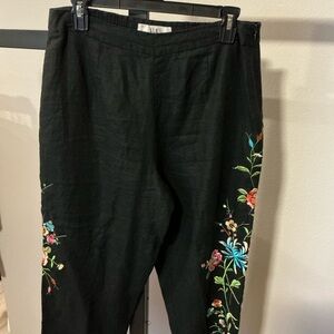KEB Black Floral Embroidered Cropped Pants